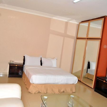 Riviera Hotel Benin 科托努 外观 照片